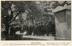 97292 Afbeelding van de begrafenisstoet van de overleden toonkunstenaar Richard Hol, op de 1e Algemene Begraafplaats ...